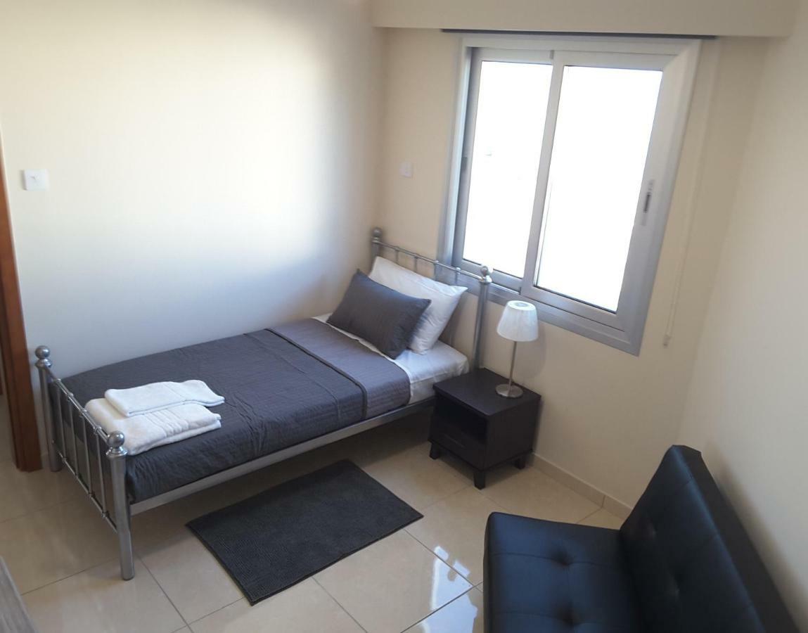 Lighthouse By The Sea Lovely 2Bdr Apartment Paphos Exteriör bild