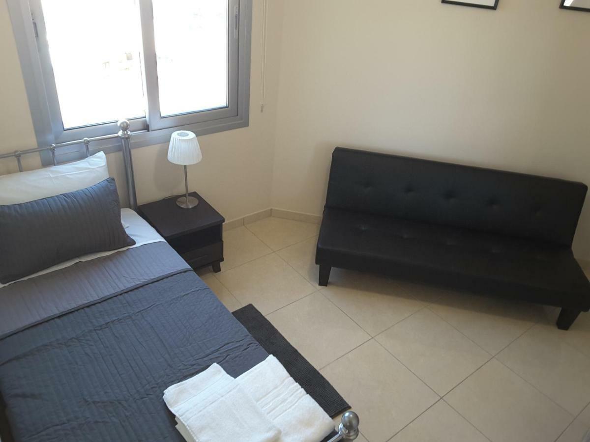 Lighthouse By The Sea Lovely 2Bdr Apartment Paphos Exteriör bild