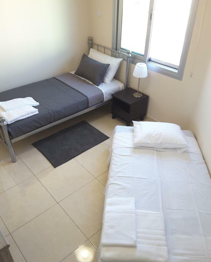 Lighthouse By The Sea Lovely 2Bdr Apartment Paphos Exteriör bild