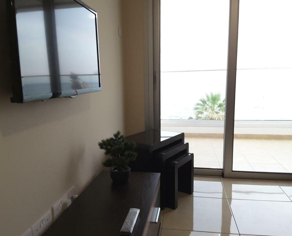 Lighthouse By The Sea Lovely 2Bdr Apartment Paphos Exteriör bild