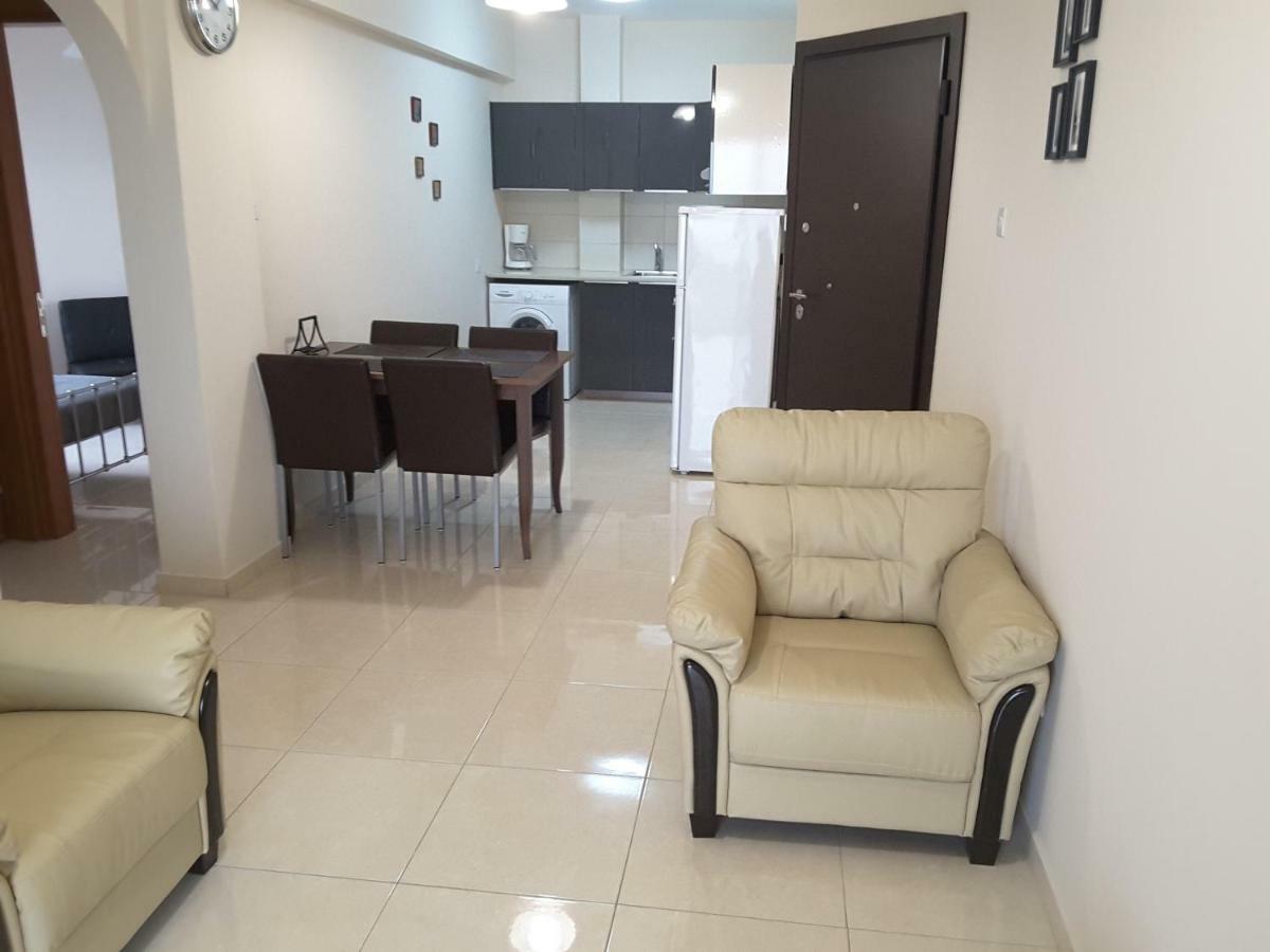 Lighthouse By The Sea Lovely 2Bdr Apartment Paphos Exteriör bild