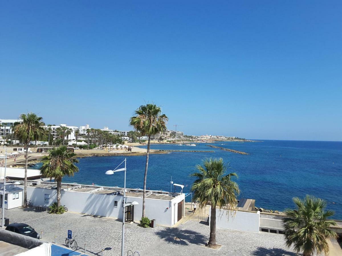 Lighthouse By The Sea Lovely 2Bdr Apartment Paphos Exteriör bild