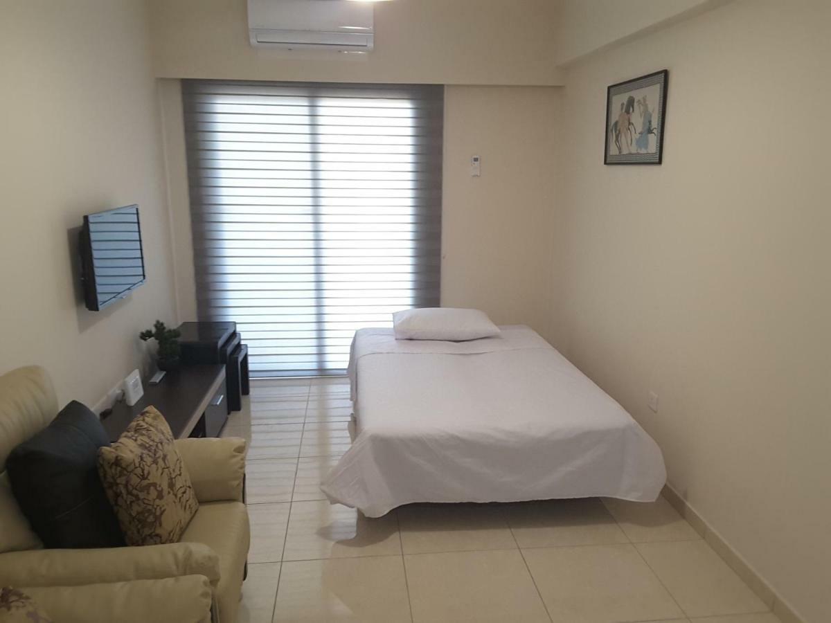 Lighthouse By The Sea Lovely 2Bdr Apartment Paphos Exteriör bild
